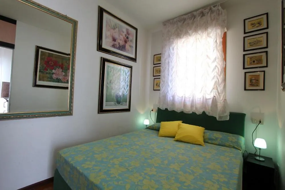 Residence Valbella Con Piscina 비비오네 아파트