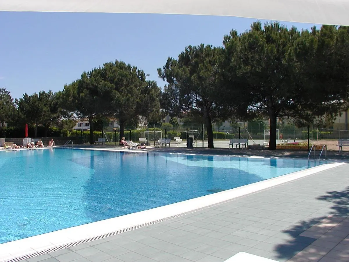Residence Valbella Con Piscina Bibione Apartment